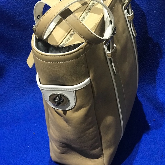 Coach - Picture 2 of 6